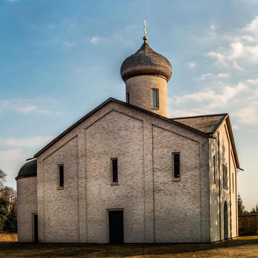 St. Georg Kloster Milmersdorf Exterior photo